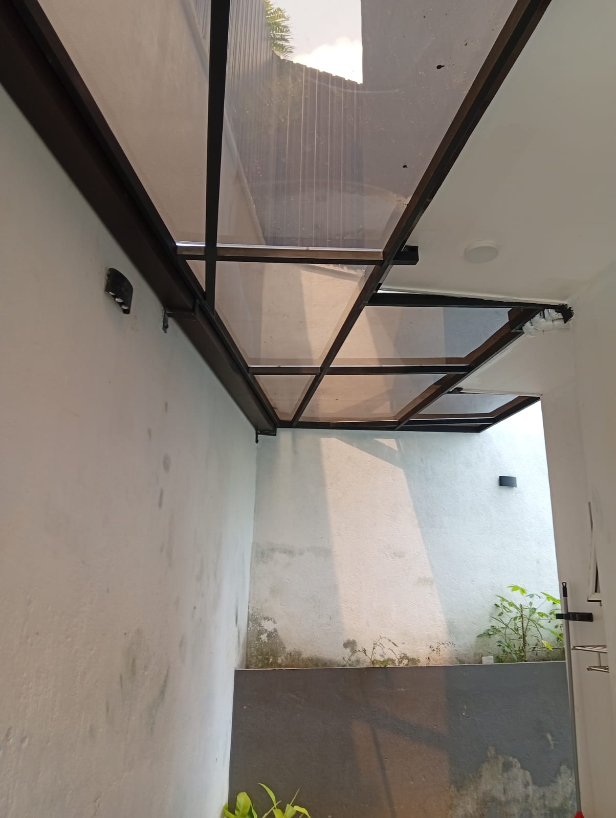 Tempered roof steel construction project